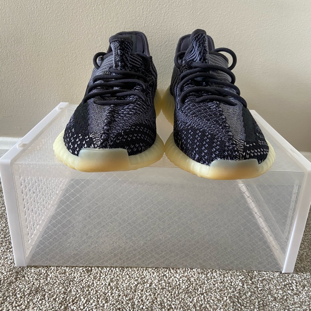 Adidas Yeezy Boost 350 V2 “Carbon” - Picture 2 of 4